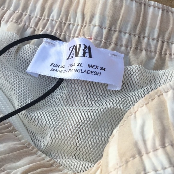 Zara Women Elastic Waist Tan and White Striped Shorts - Picture 2 of 4